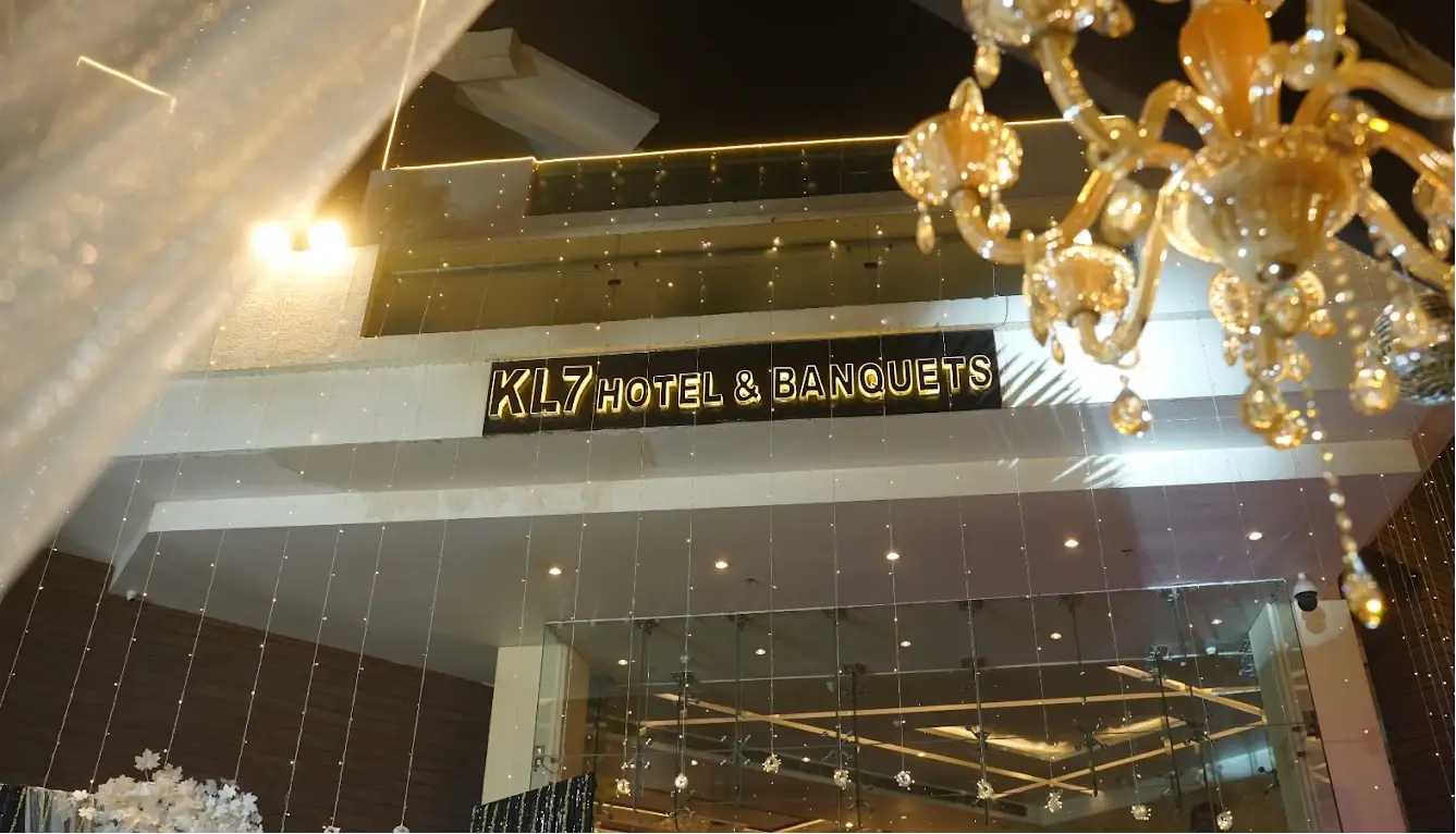 KL7 Hotel & Banquets